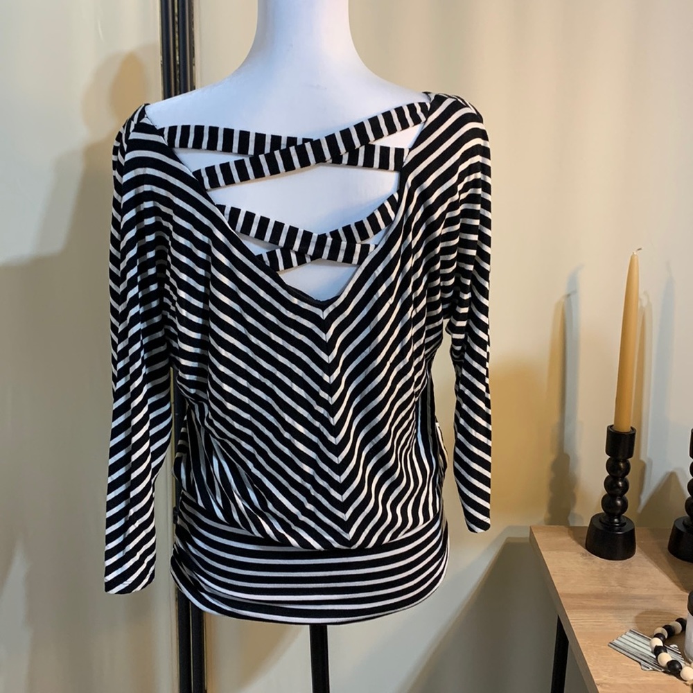 White House Black Market black & cream shirt size Small - Picture 2 of 9